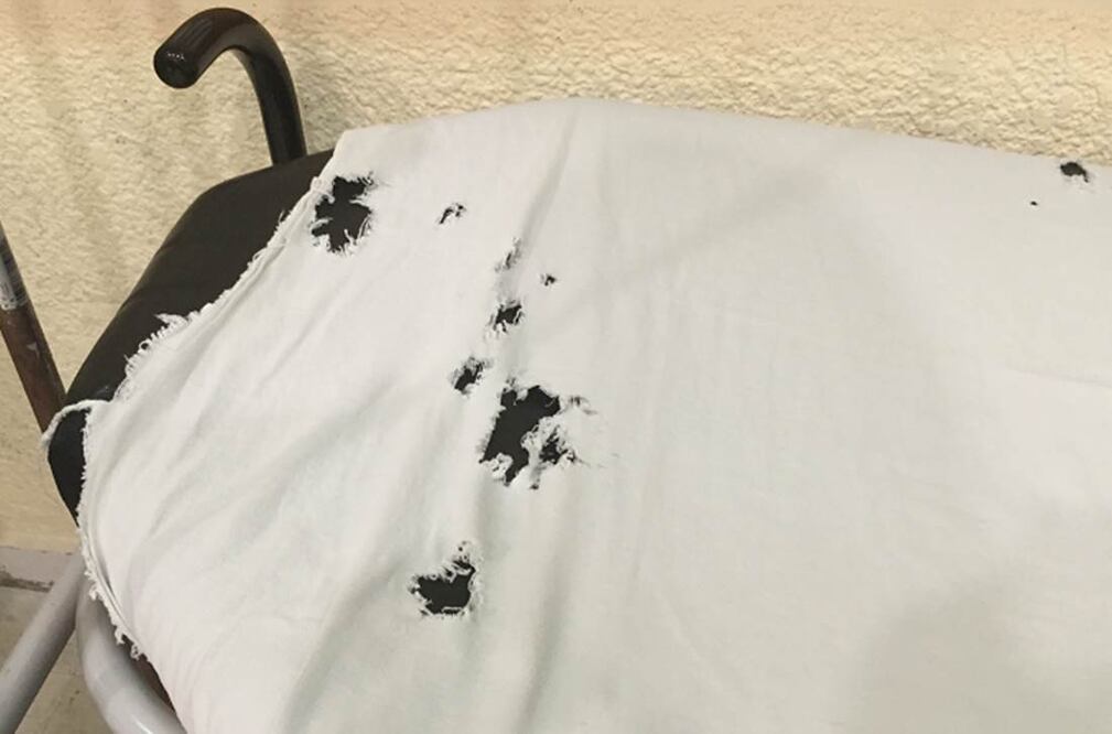 Las camillas y asientos del inmueble presentan daños y desgaste, pues todavía no han sido renovados (QUADRATÍN)