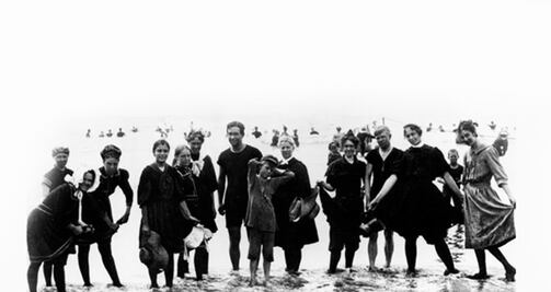 La evolución del traje de baño femenino