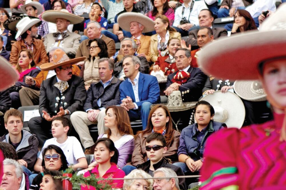 José Antonio Meade, secretario de Desarrollo Social, y Miguel Ángel Mancera, jefe de gobierno de la CDMX, ayer en el Lienzo Charro de Constituyentes (MOISÉS PABLO. CUARTOSCURO)