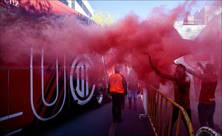 Afición del Toluca se da cita en las inmediaciones del Nemesio Diez