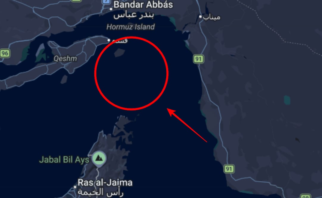 La tensión aumenta tras reportes de inteligencia sobre posibles minas en la vía clave para el transporte de petróleo. (02/03/26) Foto: Google Maps