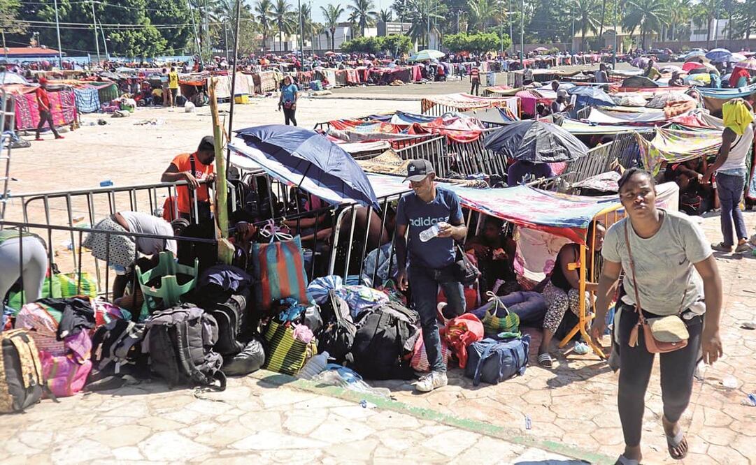 Unos 7 mil migrantes haitianos instalaron un campamento en el Estadio Olímpico de Tapachula, Chiapas, desde hace tres semanas. Foto: María de Jesús Peters. El Universal