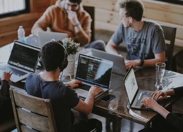 Startups latinas reescriben las reglas en Silicon Valley