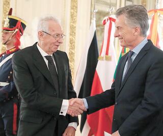 SRE no tiene notificación de "comportamiento inadecuado" de exembajador de Argentina