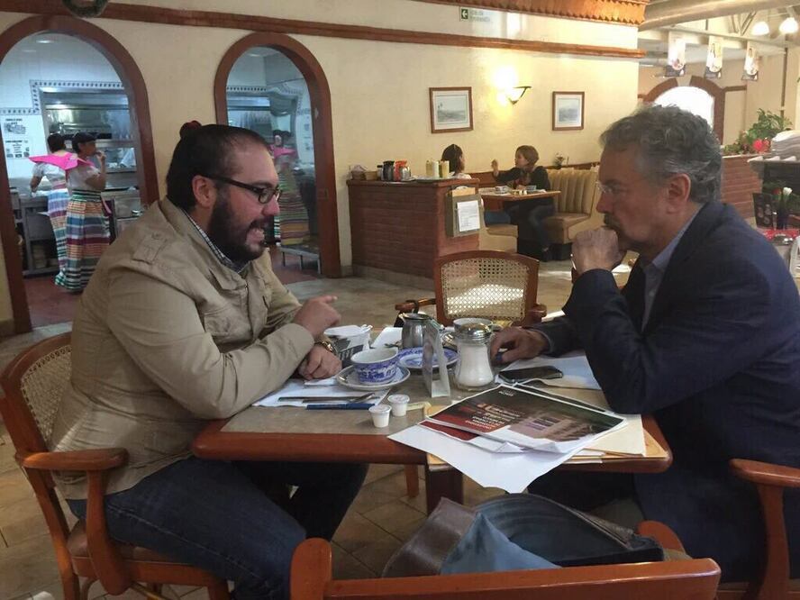 El rector de la UACM, Hugo Aboites y el presidente de la Comisión de Presupuesto y Cuenta Pública en la Asamblea Legislativa del Distrito Federal (ALDF), Mauricio Toledo (FOTO: Especial)