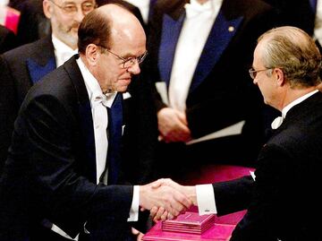 Estadounidense gana Nobel de Química 2022 y ya lo había ganado también en 2001