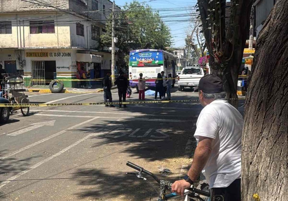Muere mujer de la tercera edad tras ser atropellada por unidad de transporte público en Azcapotzalco. Foto: Especial