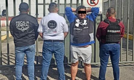 Entre 4 dan golpiza a hombre por orinar en la calle y lo matan en Neza; detienen a uno