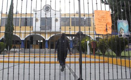 Turba protesta por detención de "chupaductos" en Puebla