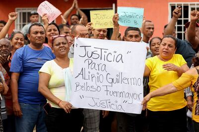 “Mi hijo no es un delincuente”; familiares rechazan traslado de venezolanos de EU a cárcel de El Salvador