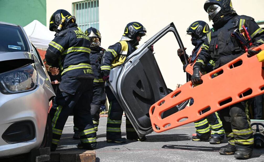 Anuncian convocatoria para segunda generación de bomberas “líderes de célula” en CDMX.
Foto: Especial.
