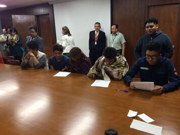 Estudiantes entregan las vocacionales 7 y 12