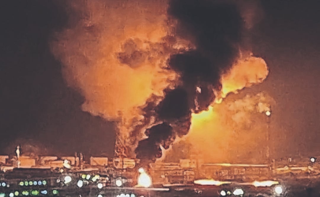 En los últimos años no ha habido meses sin que se registren eventos contaminantes y siniestros en la refinería de Salina Cruz. Foto: Especial