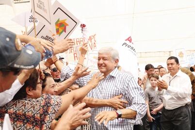 AMLO: el gobierno y contratistas del NAIM presionan a Castañón