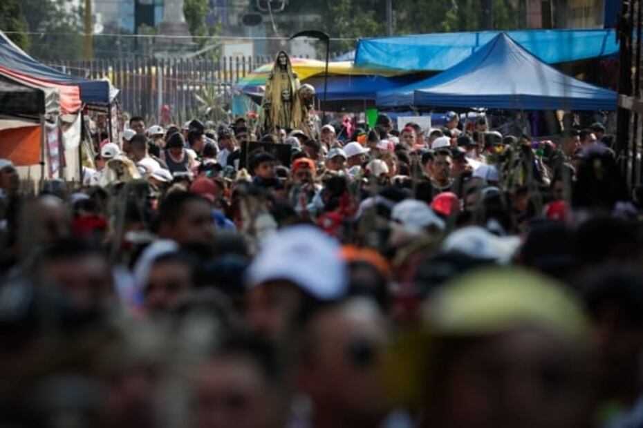 Barrio Bravo se llena de fieles de la Santa Muerte