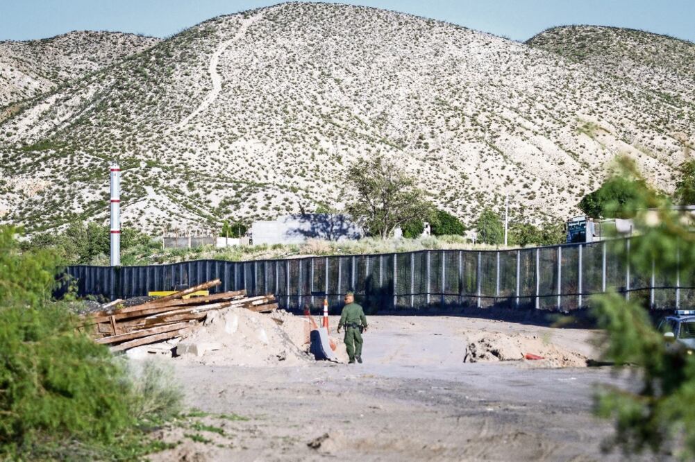 Altán proyecta que las antenas de la Red bajen su potencia en la zona fronteriza y se dirijan hacia México para evitar su paso hacia EU. (ARCHIVO EL UNIVERSAL)