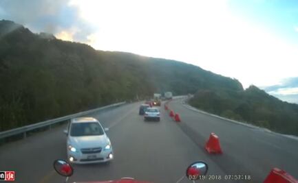 Así fue el choque de un auto compacto contra un tráiler en Chiapas