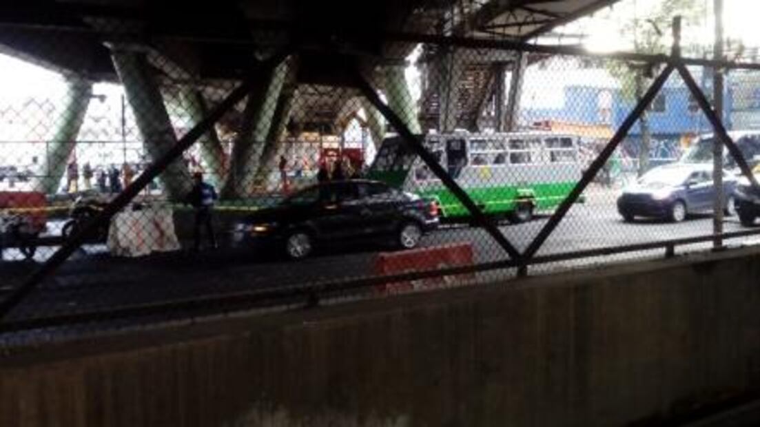 Asesinan a pasajero de la tercera edad durante asalto a microbús en Iztapalapa