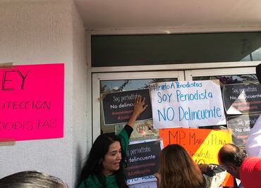 Periodistas protestan frente a PGJEM por agresión a reportera