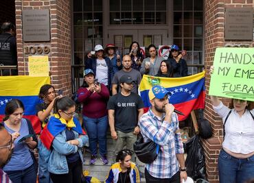 Canciller Arreaza pide a EU proteger embajada de Venezuela