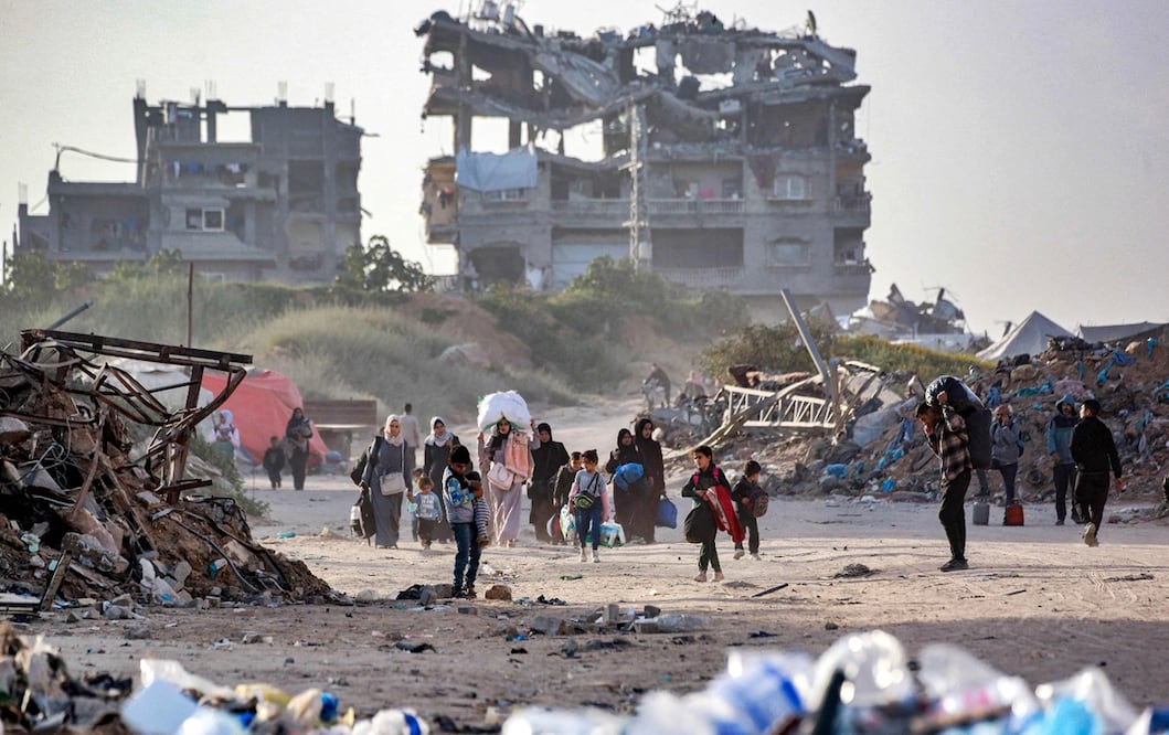 Las órdenes a menudo venían de lo más alto, y en ocasiones casi todos los pelotones usaban a un palestino para despejar ubicaciones, dijo un oficial israelí. Foto: AFP