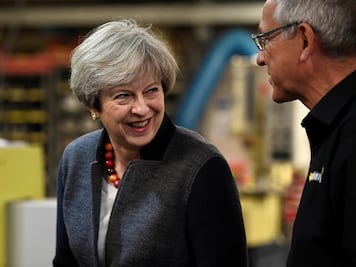 May pedirá mañana a la reina Isabel II disolver Parlamento británico