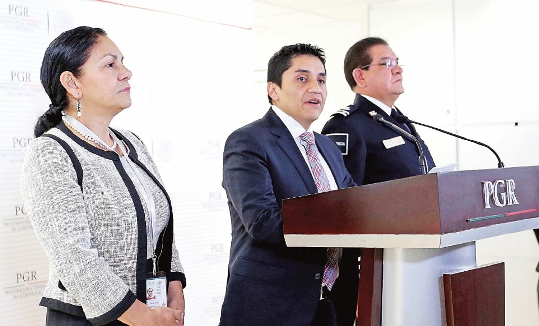 Gualberto Ramírez, titular de la Unidad Especializada en Investigación de Delitos en Materia de Secuestro de la PGR, informó del cumplimiento a una orden de cateo en un inmueble ubicado en el municipio de Rosarito, Baja California (PGR)