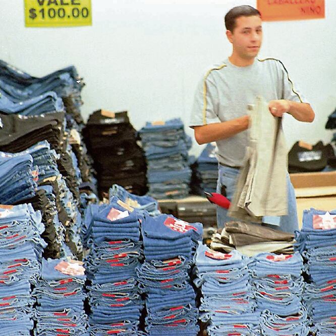 Empleo. En las maquiladoras existen 10 mil plazas libres, sobre todo en NL, Aguascalientes y Tamaulipas, indican. Foto: ARCHIVO EL UNIVERSAL