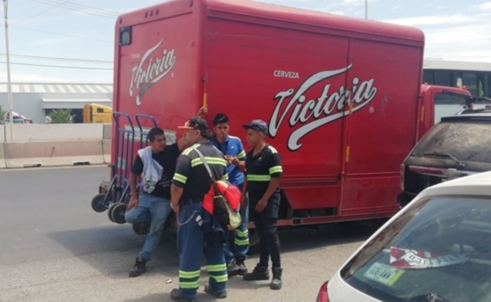 Trabajadores de cervecera realizan paro por falta de ajustes salariales en SLP