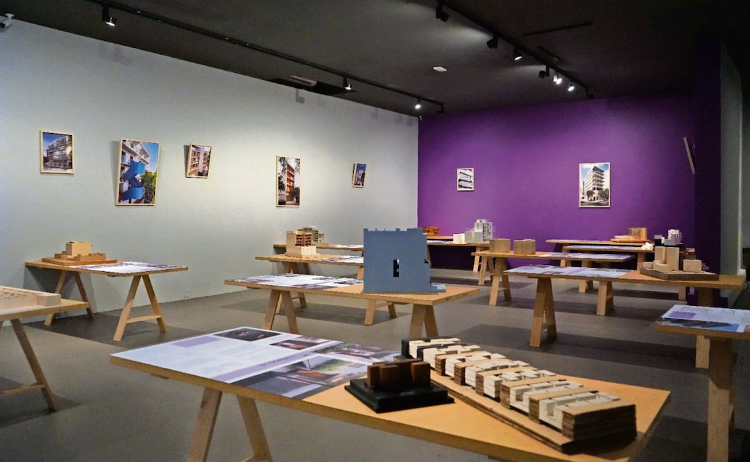 Habitar en la Ciudad de México. 25 edificios de departamentos del siglo XXI, de Miquel Adrià y Andrea Griborio, se expone en el Colegio de San Ildefonso. Foto: Colegio de San Ildefonso