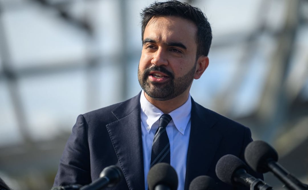 El alcalde electo Zohran Mamdani habla durante una conferencia de prensa en la Unisphere el 5 de noviembre de 2025 en el distrito de Queens de la ciudad de Nueva York. Mamdani ganó las elecciones a la alcaldía frente al candidato independiente Andrew Cuomo y el candidato republicano Curtis Sliwa. Foto: AFP