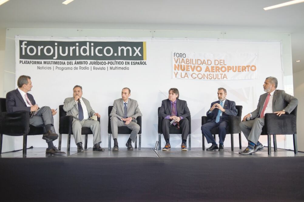 Durante el Foro Viabilidad del Nuevo Aeropuerto y la Consulta, se expuso que el ejercicio requiere la participación de al menos 40% del electorado; sin embargo, se prevé que sólo intervenga 2% del padrón electoral. Foto: CORTESÍA