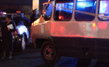 Asalto a microbús en Peralvillo deja un herido