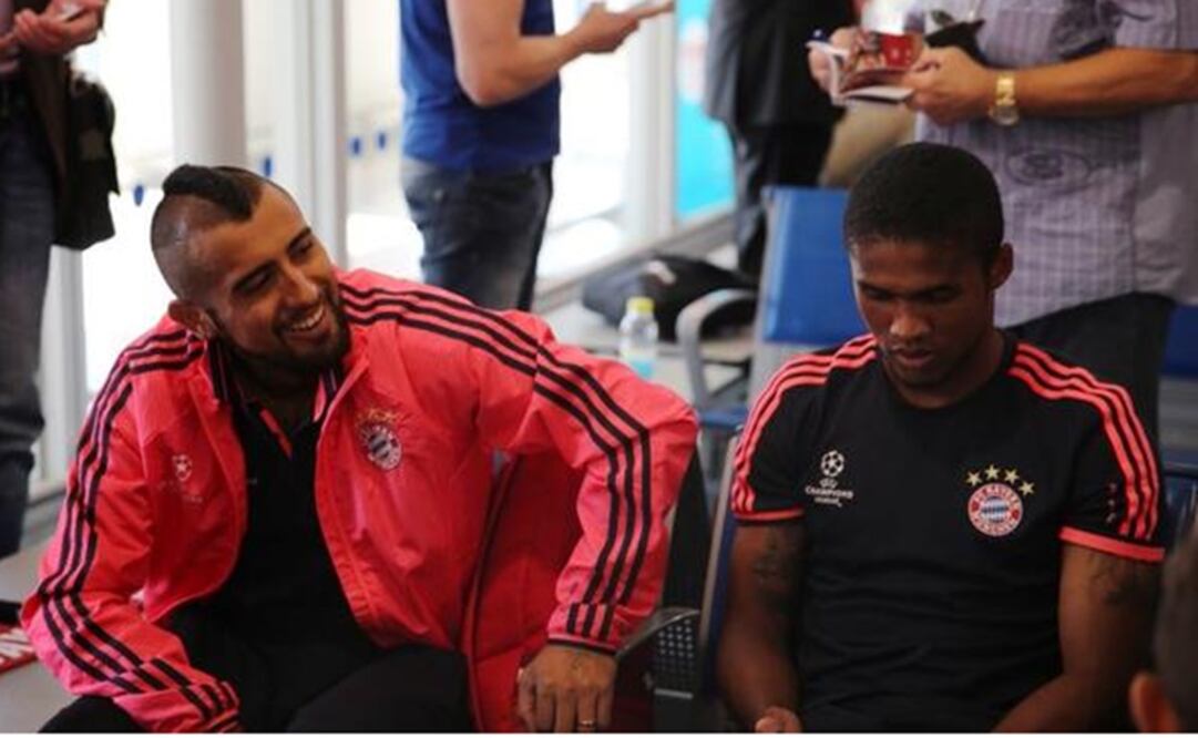 Los jugadores del Bayern Múnich en la sala de espera del aeropuerto de Múnich. Tomada de: @FCBayern 