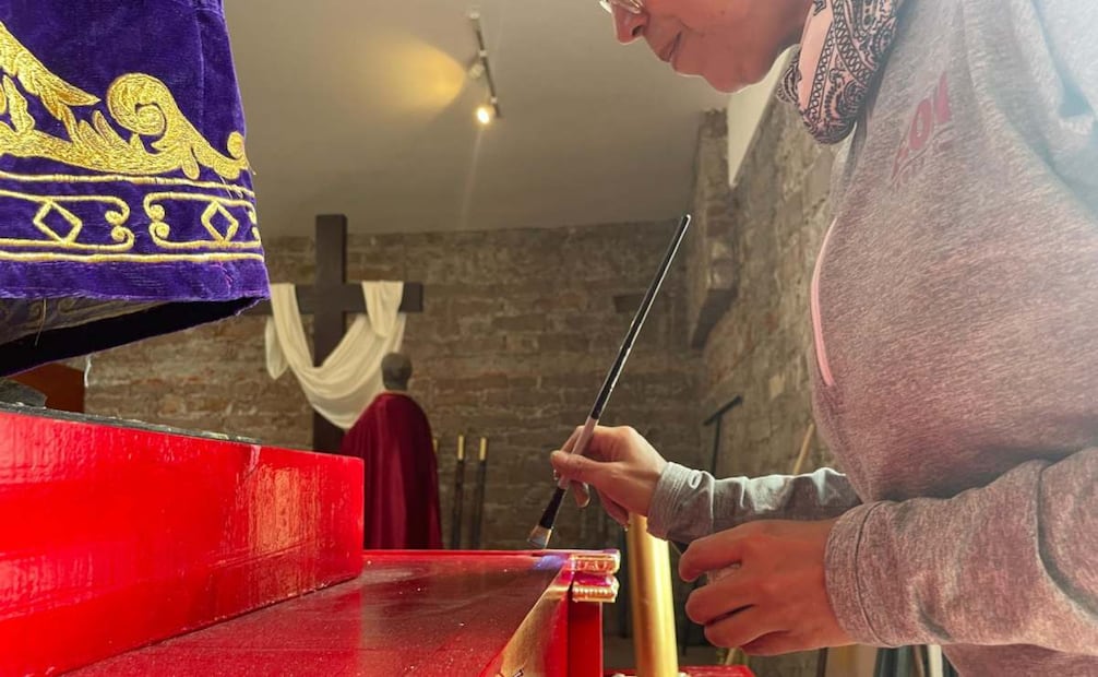 Uno de los mayores retos es corregir intervenciones previas mal realizadas, por lo que su oficio requiere de una profunda precisión. Foto: Humberto Torres / EL UNIVERSAL.