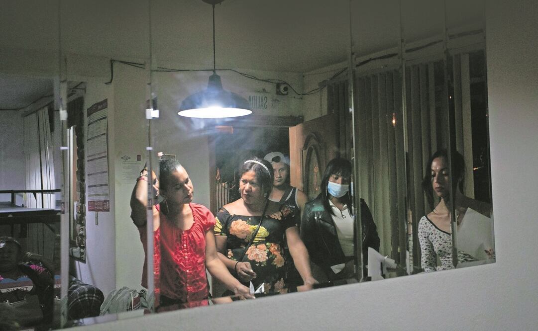 Casa Trans se ha convertido en la antesala para cruzar a Estados Unidos, una pequeña oficina ubicada cerca de donde vive gran parte de la comunidad. 