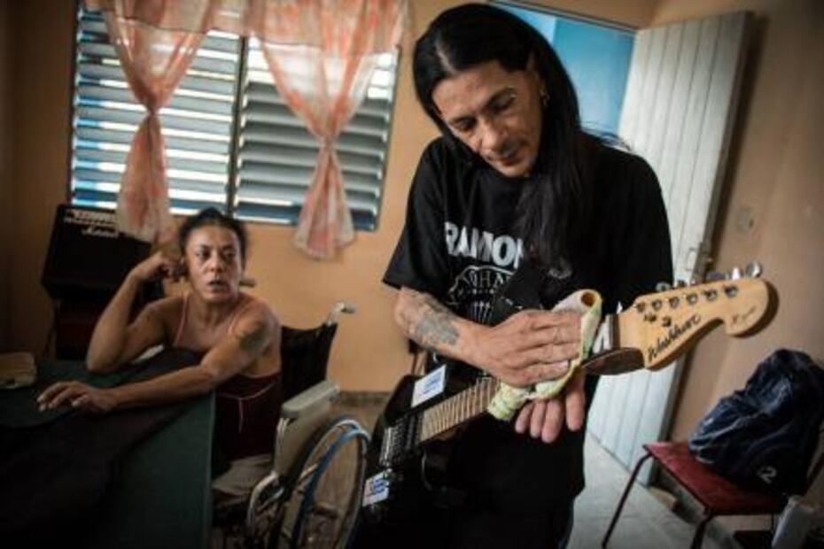 Así sobrevive el último punk que se inoculó VIH en Cuba