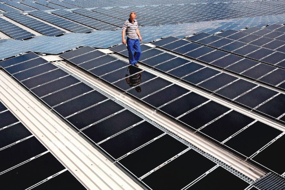 En su análisis, S&P espera que en el sector energético haya más licitaciones para plantas de energía solar, eólica y termoeléctrica. (ARCHIVO EL UNIVERSAL)