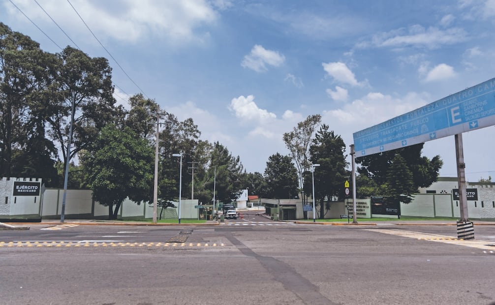 Instalaciones del Campo Militar están a un costado del Mexipuerto Cuatro Caminos; por seguridad nacional, la Línea 3 del Mexicable no puede pasarle por encima. Foto: Hugo Salvador/ EL UNIVERSAL