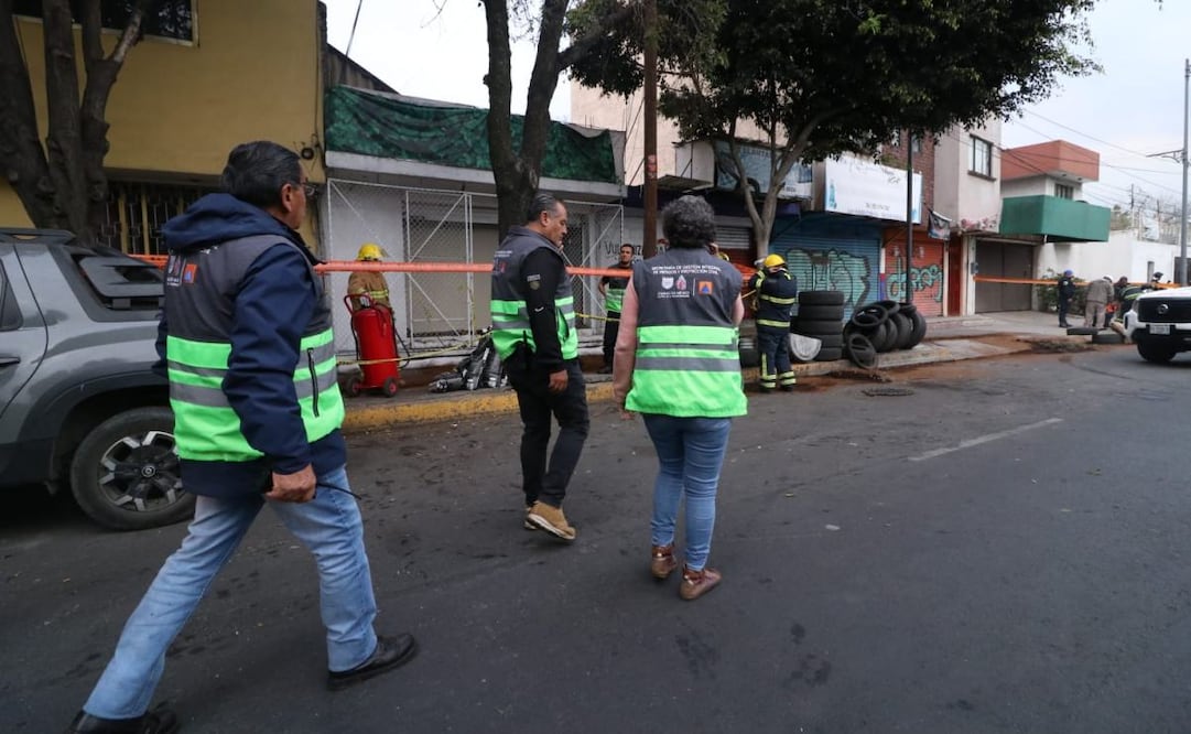 Clausuran toma clandestina de hidrocarburo en Azcapotzalco; no hay riesgo para la población, informa SGIRPC.
Foto: Especial.