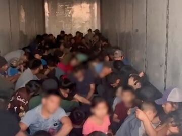 Hallan a 131 migrantes en contenedor de tractocamión en Chihuahua