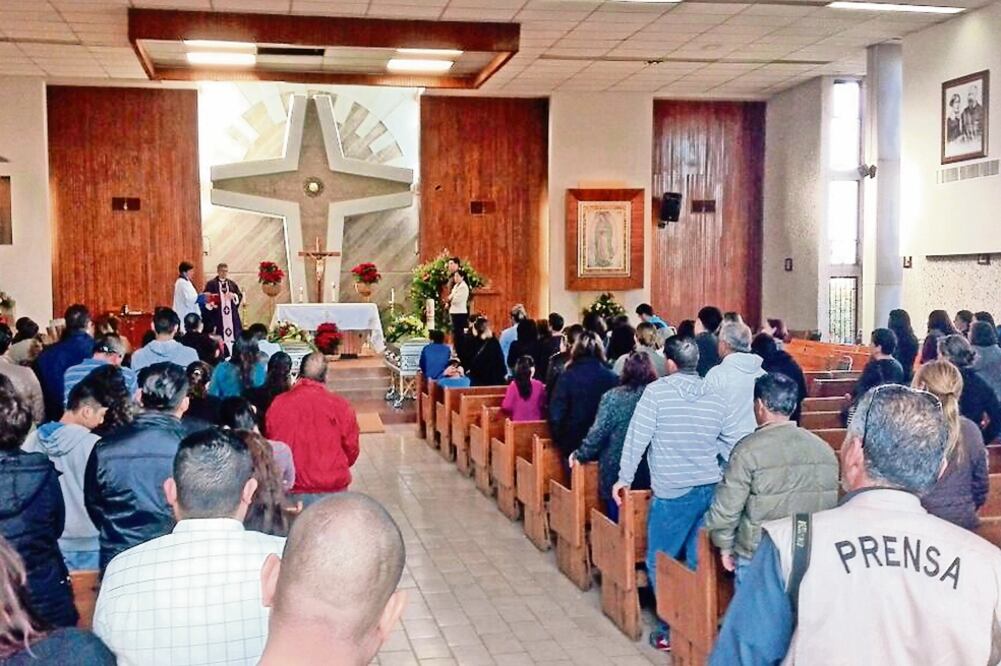 Misa. En el templo de Santa Teresita se congregaron decenas de reporteros al funeral de Jesús Adrián Rodríguez (ARCHIVO. EL UNIVERSAL)