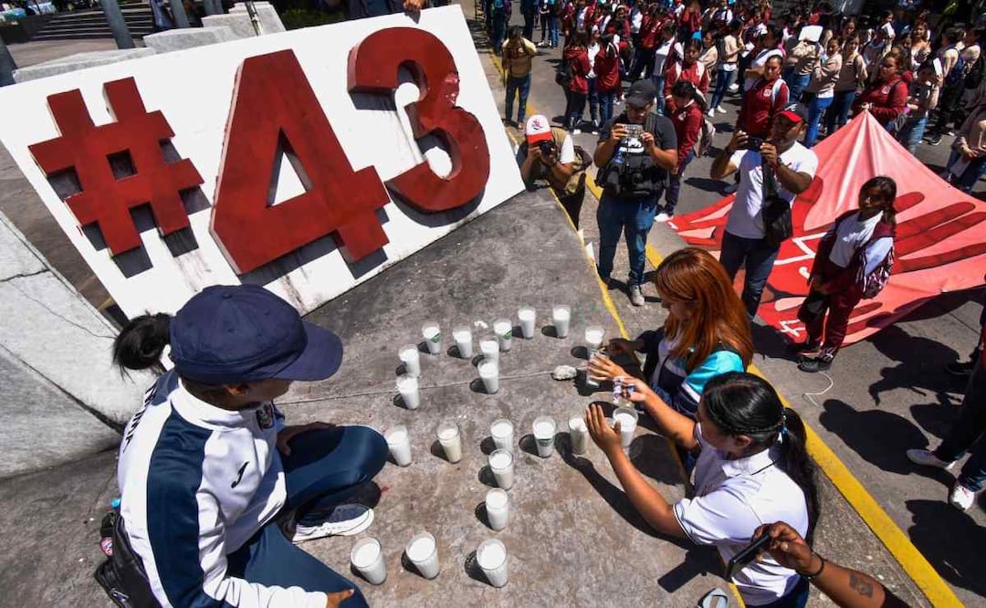Alejandro Encinas dijo que de la reconstrucción de los hechos por la desaparición de los 43 normalistas de Ayotzinapa han identificado a 434 actores relevantes que participaron directa o indirectamente en la desaparición de los jóvenes. Foto: archivo/EL UNIVERSAL