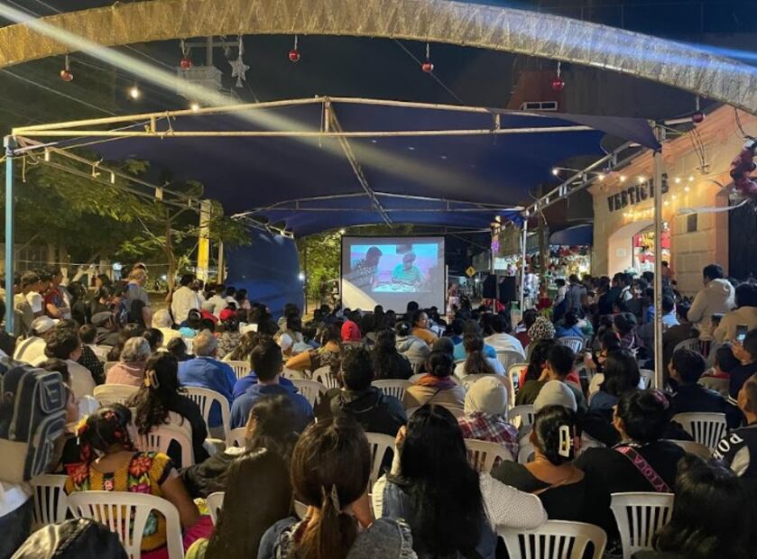Verbena Pedagógica Cultural, en el Parque Central Benito Juárez, Juchitán de Zaragoza, Oaxaca. Cortesía del director Jorge Ángel.