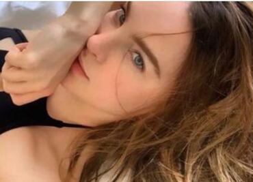 Belinda te muestra cómo usar un traje de baño con transparencias