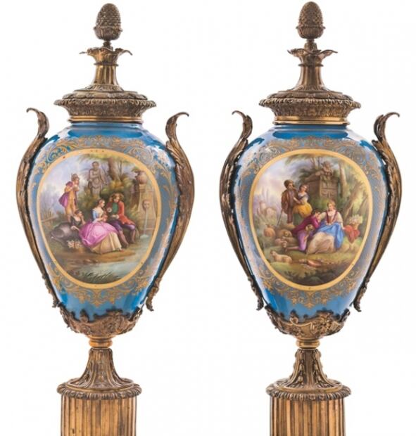 Hallazgo en el par de tibores franceses del siglo XIX