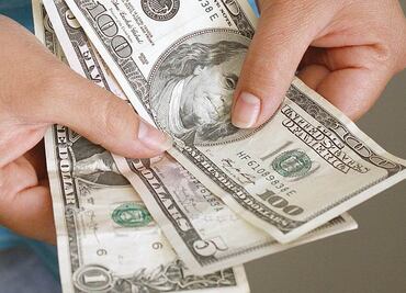 Peso avanza a mejor nivel en casi ocho semanas; dólar cotiza por debajo de 19 unidades