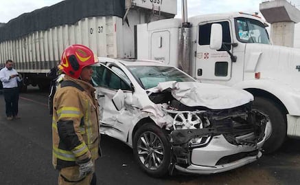 Reportan 17 lesionados tras carambola en la autopista México-Puebla