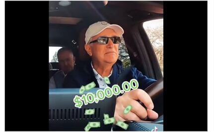 Ricardo Salinas Pliego dice que siempre trae en su cartera “10 mil pesos para propinas”