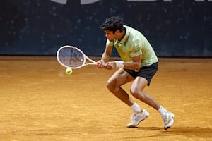 Rodrigo Pacheco vive una noche amarga en el San Luis Tennis Open; cae en singles y dobles